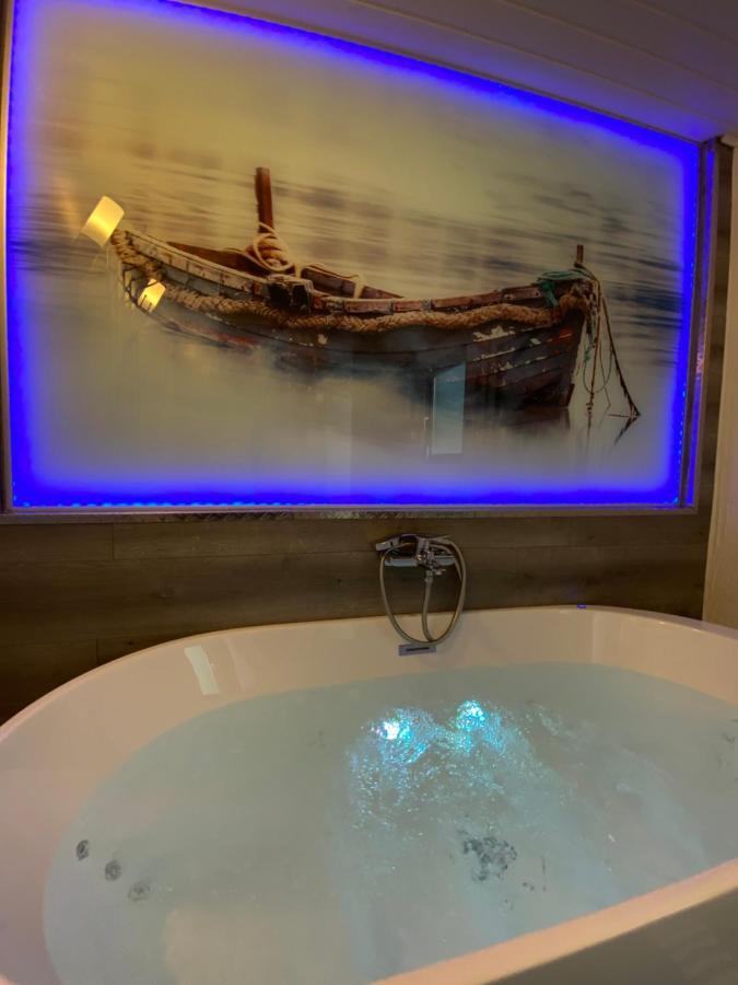 Gleis 2, Waggon Mit Ofen, Optional Mit Whirlpool Und Sauna Dahlem  Bagian luar foto